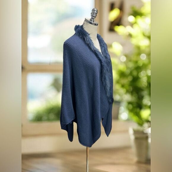 Lilly Pulitzer RAINIE SWEATER WRAP Jumper Cardigan Warm Faux Fur Collar Trim $27 - Picture 2 of 10